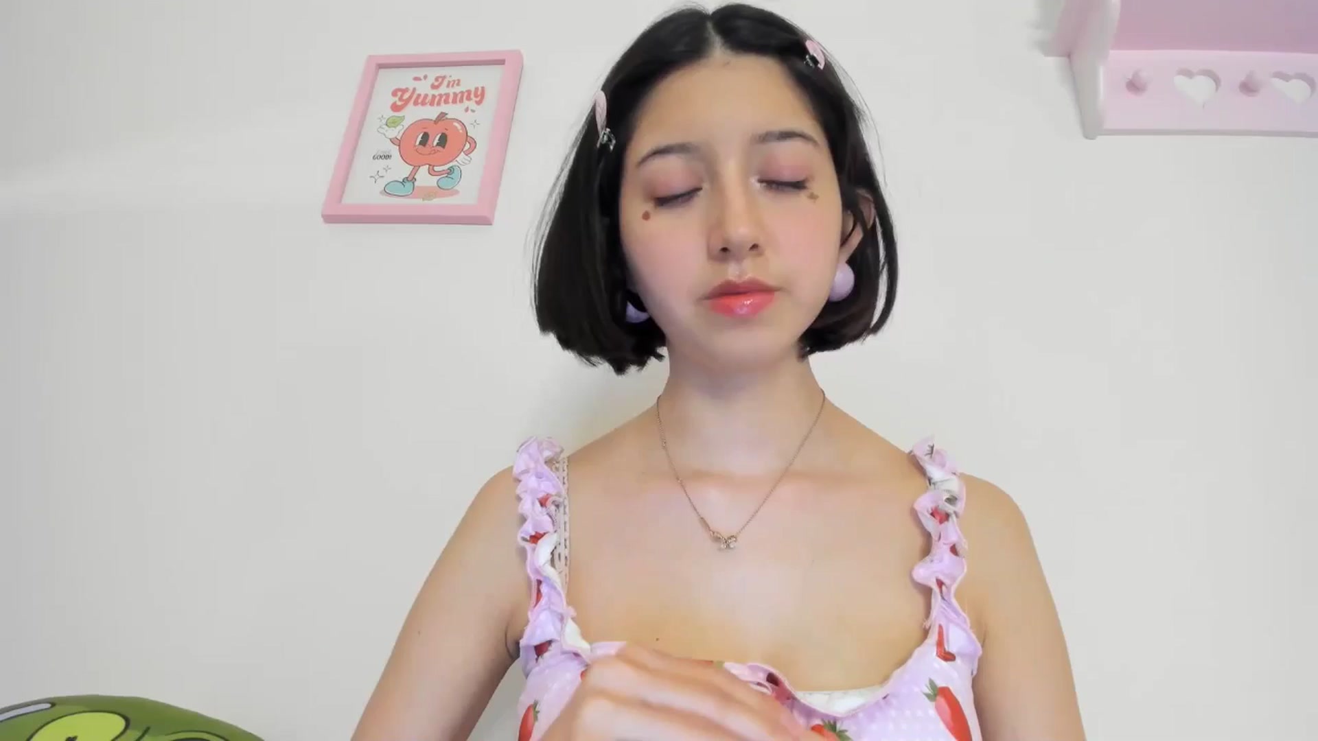Gallery image thumbnail from Cherrycute666's myfreecams stream on, 05/29/2024, 02:05 image 14 of 20