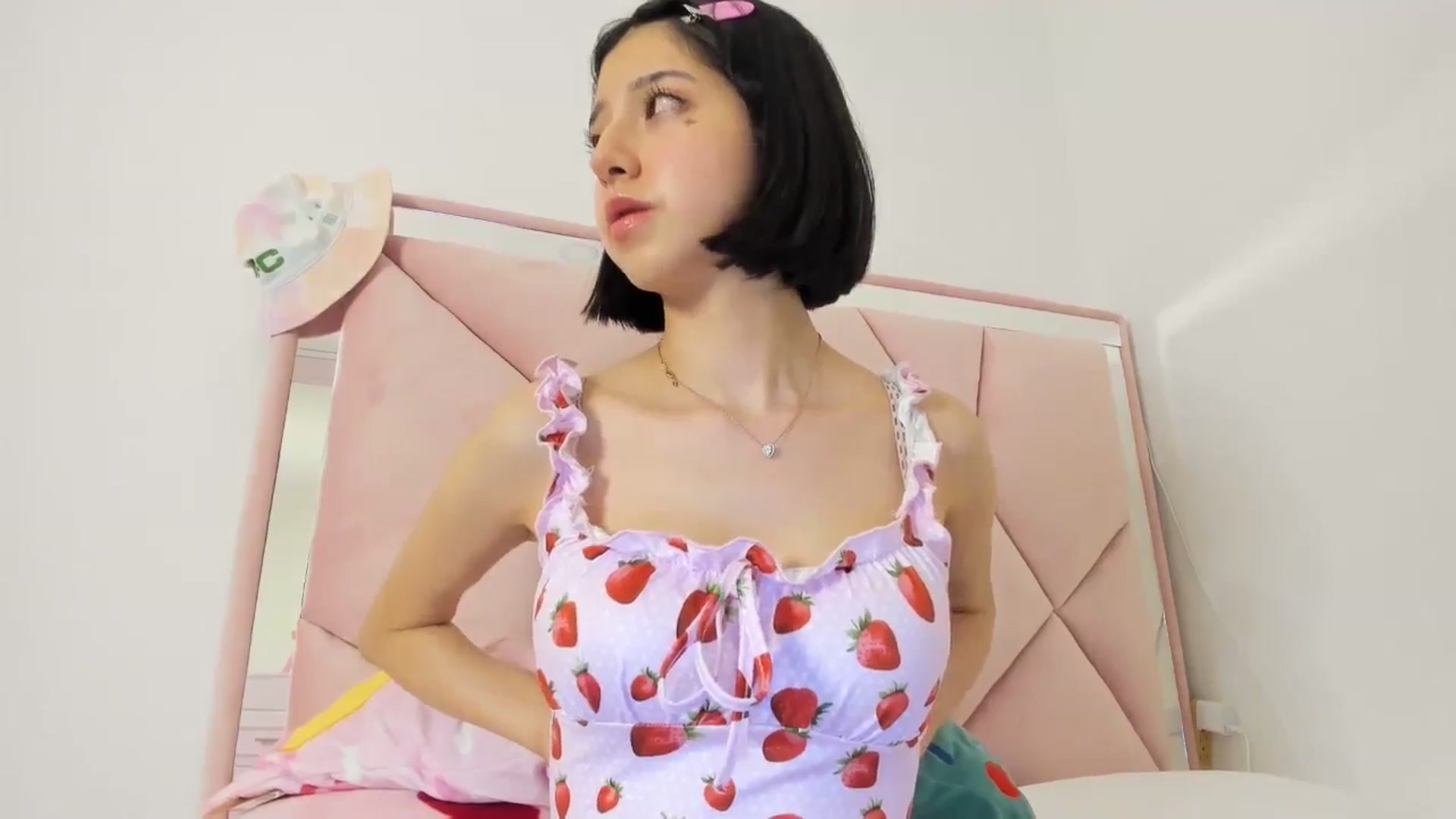 Gallery image thumbnail from Cherrycute666's myfreecams stream on, 05/29/2024, 03:28 image 6 of 20
