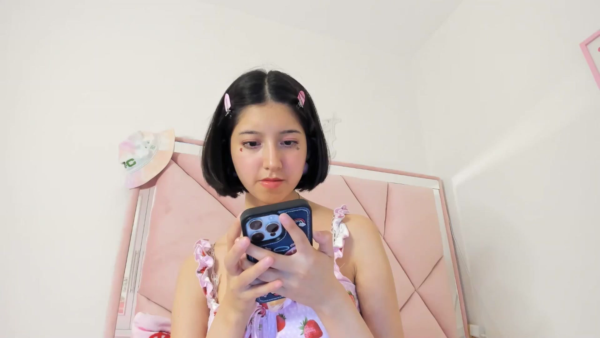 Gallery image thumbnail from Cherrycute666's myfreecams stream on, 05/29/2024, 03:28 image 5 of 20
