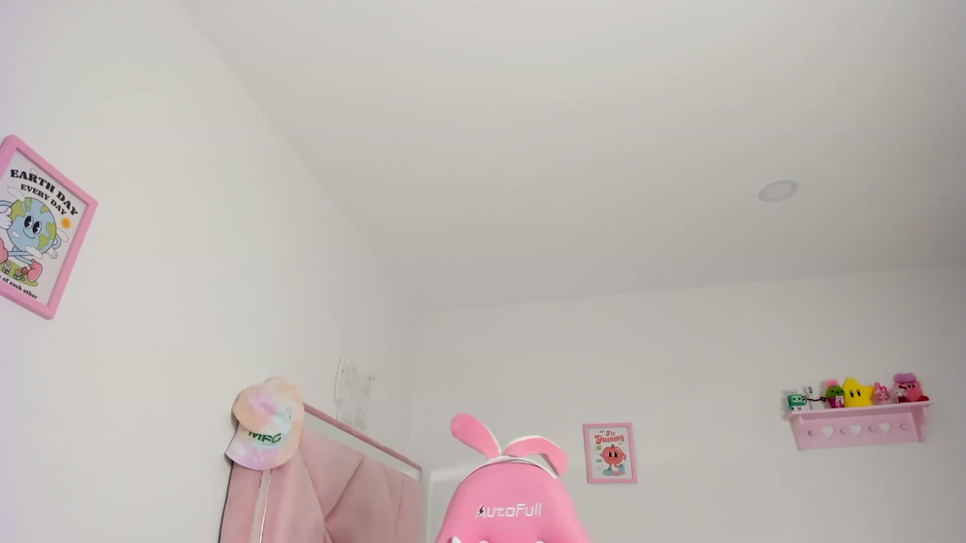 Gallery image thumbnail from Cherrycute666's myfreecams stream on, 05/30/2024, 08:18 image 20 of 20