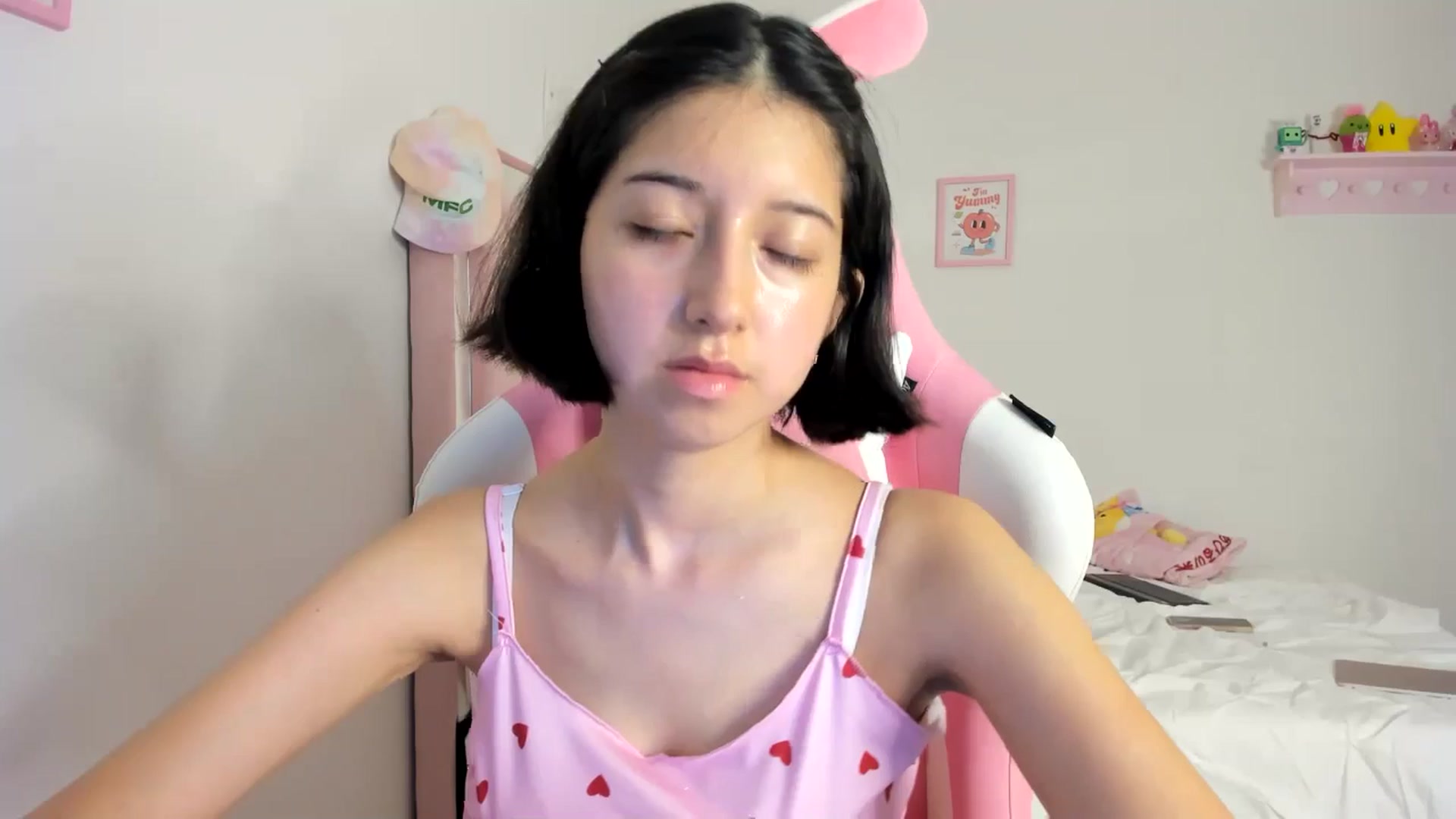 Gallery image thumbnail from Cherrycute666's myfreecams stream on, 05/30/2024, 23:01 image 15 of 20