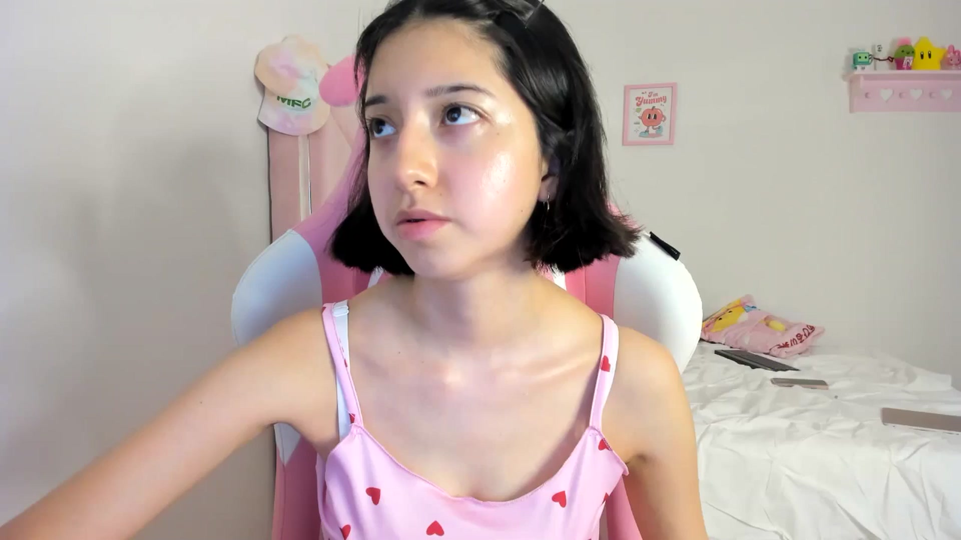 Gallery image thumbnail from Cherrycute666's myfreecams stream on, 05/30/2024, 23:01 image 10 of 20