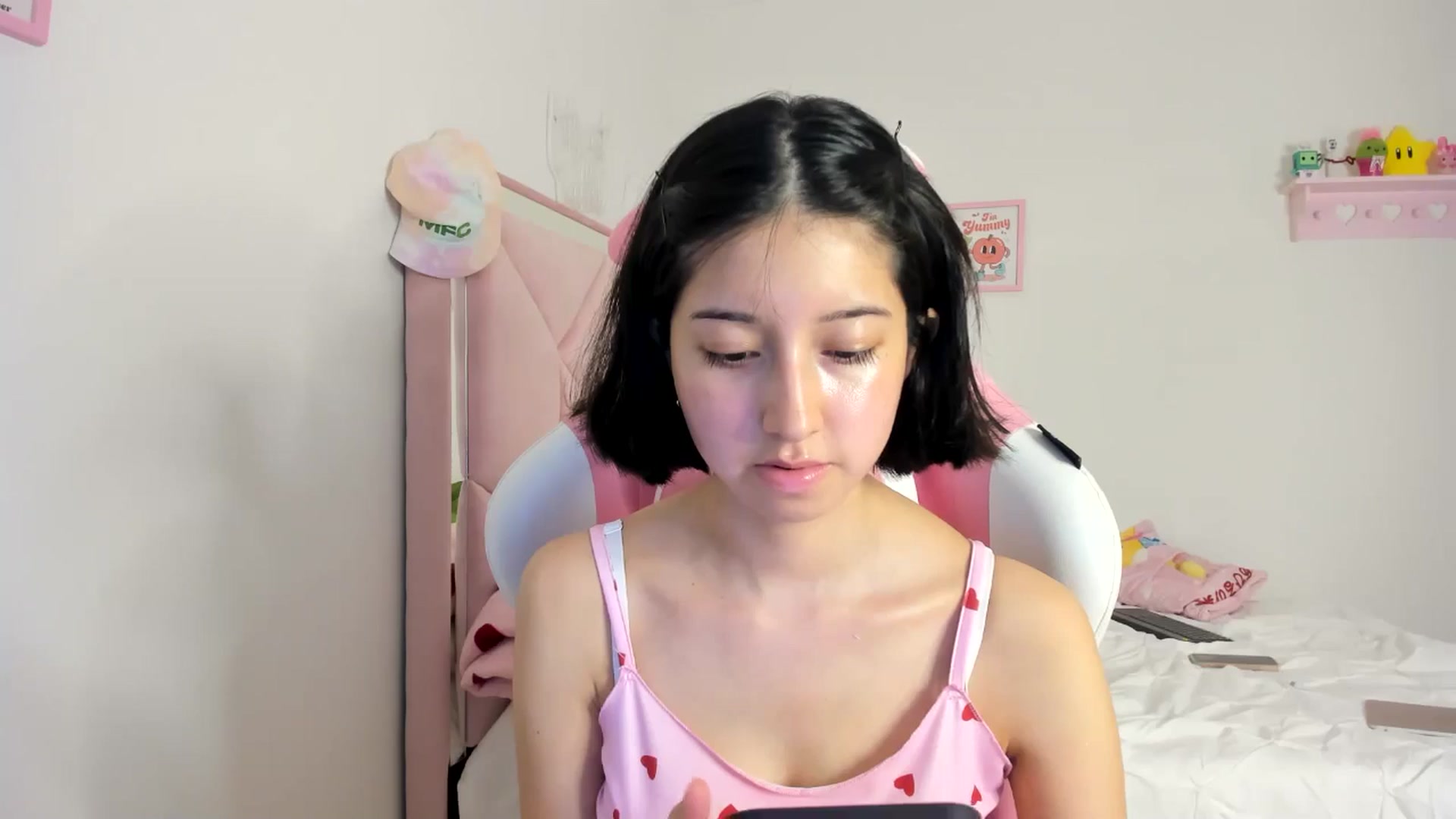Gallery image thumbnail from Cherrycute666's myfreecams stream on, 05/30/2024, 23:01 image 3 of 20