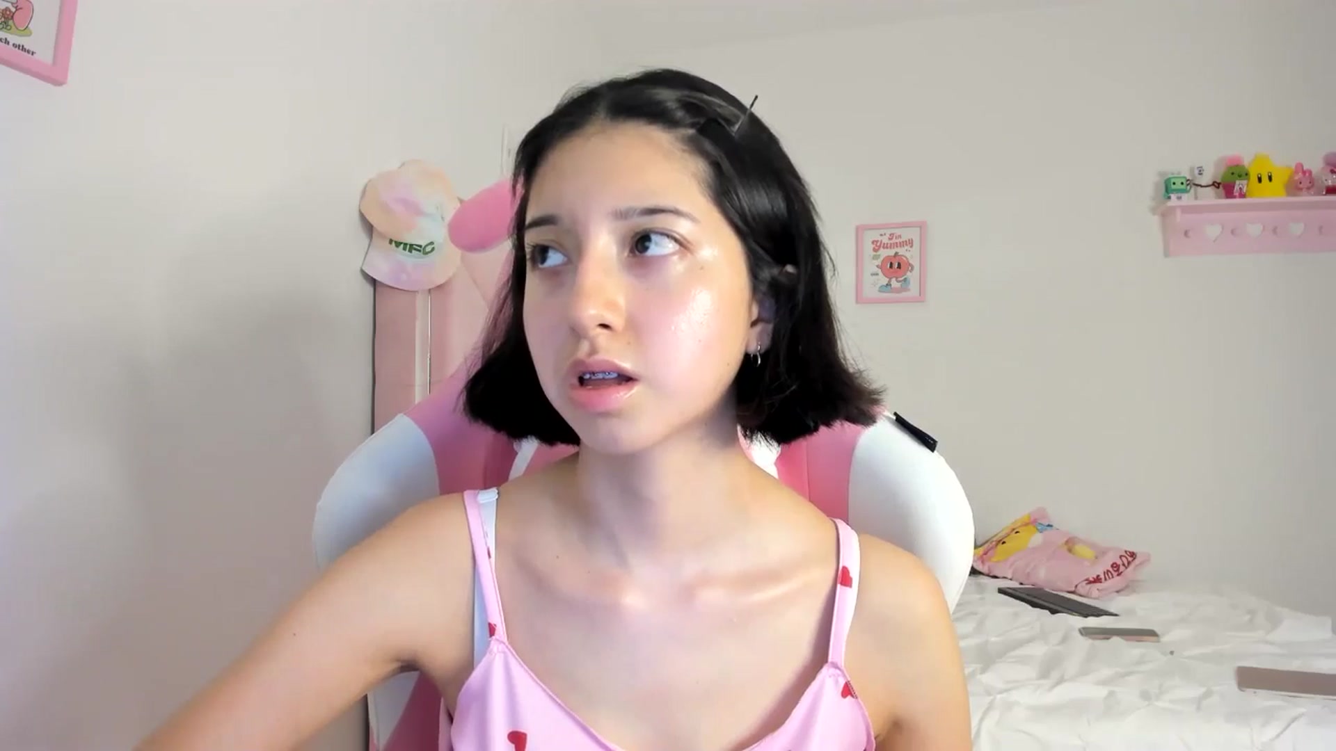 Gallery image thumbnail from Cherrycute666's myfreecams stream on, 05/30/2024, 23:01 image 7 of 20