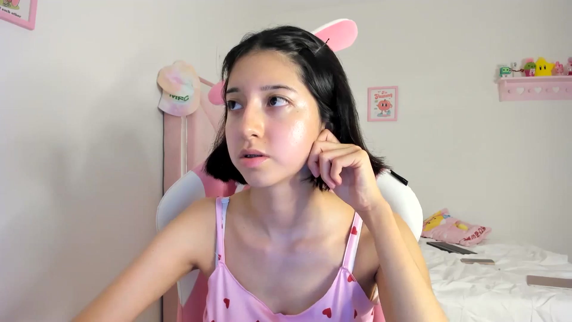 Gallery image thumbnail from Cherrycute666's myfreecams stream on, 05/30/2024, 23:01 image 12 of 20