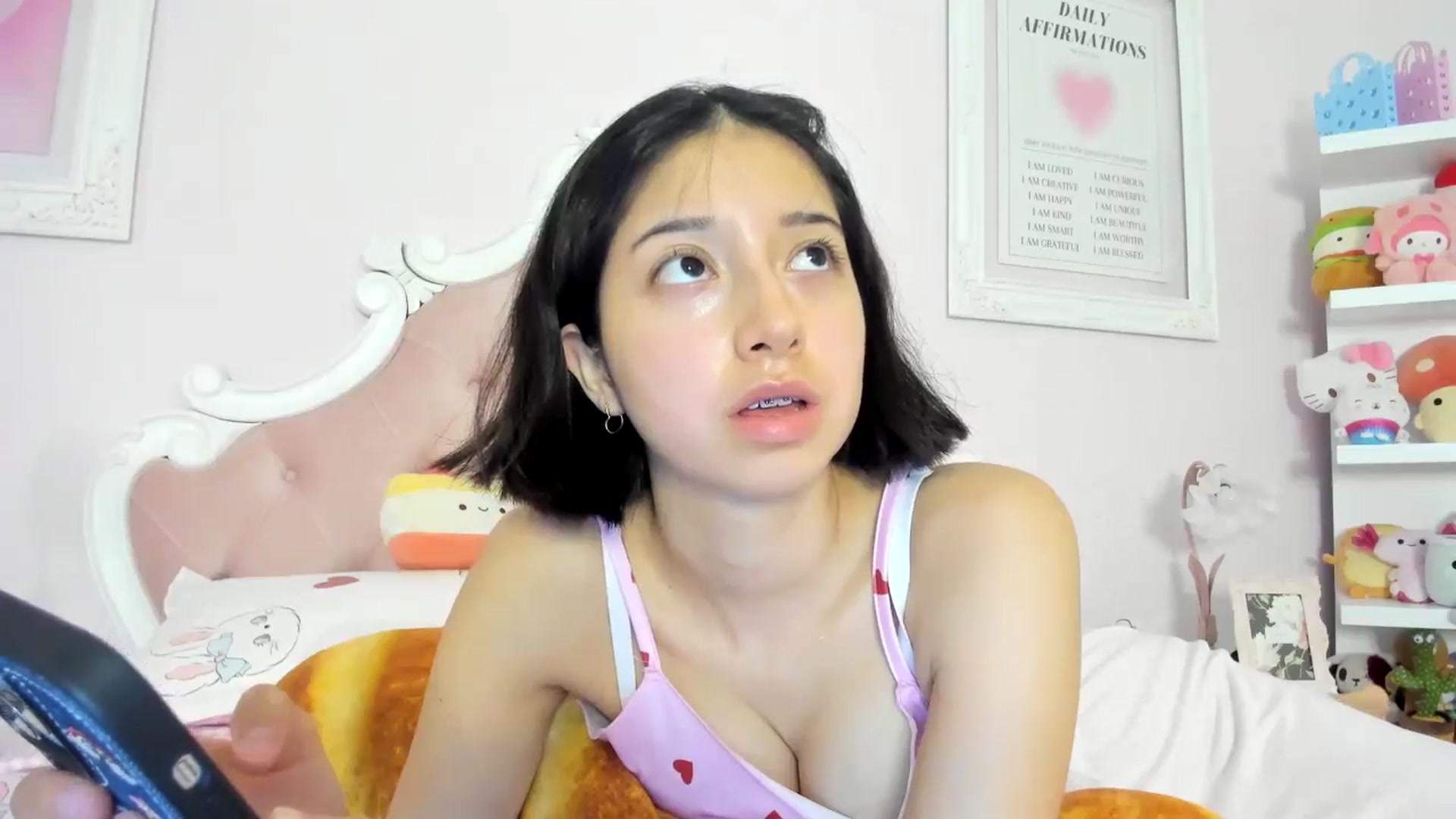 Gallery image thumbnail from Cherrycute666's myfreecams stream on, 05/30/2024, 23:28 image 8 of 20