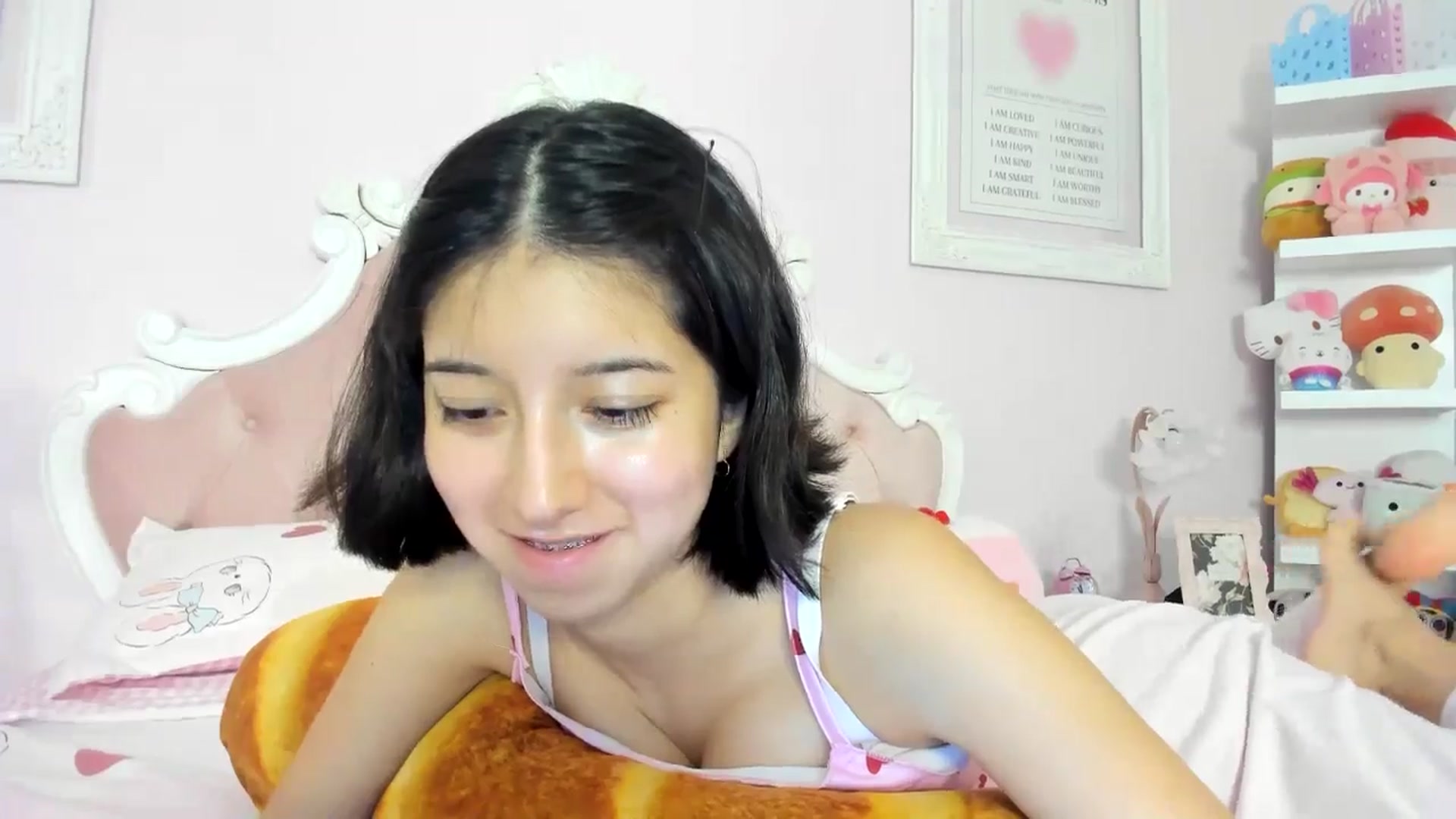 Gallery image thumbnail from Cherrycute666's myfreecams stream on, 05/30/2024, 23:28 image 19 of 20