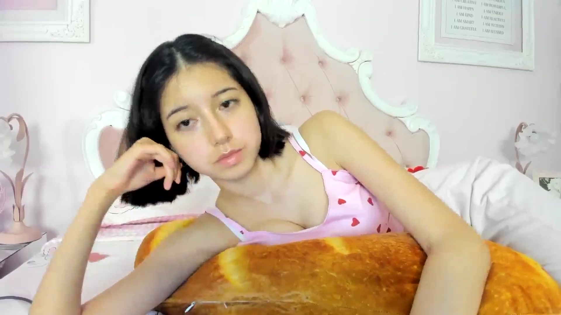 Gallery image thumbnail from Cherrycute666's myfreecams stream on, 05/30/2024, 23:43 image 8 of 20