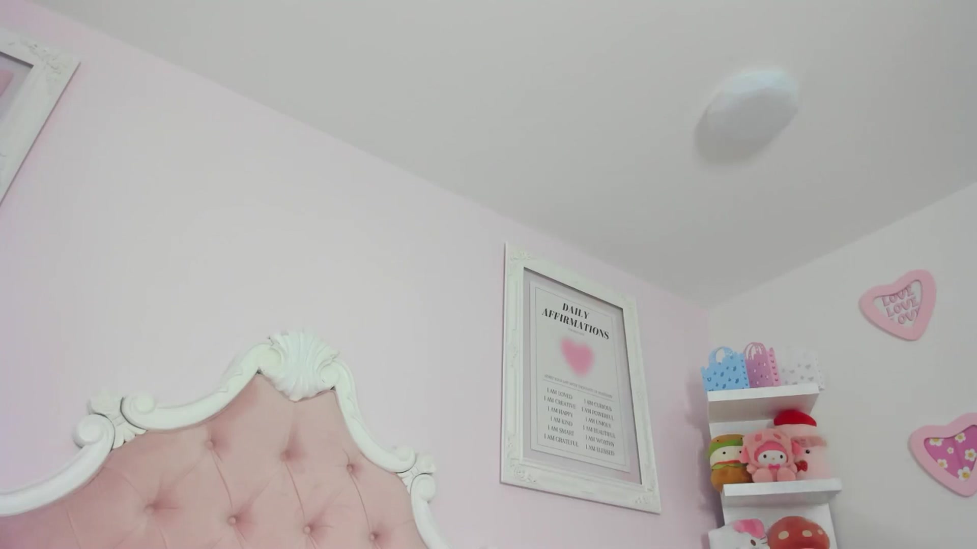 Gallery image thumbnail from Cherrycute666's myfreecams stream on, 05/31/2024, 24:31 image 2 of 20