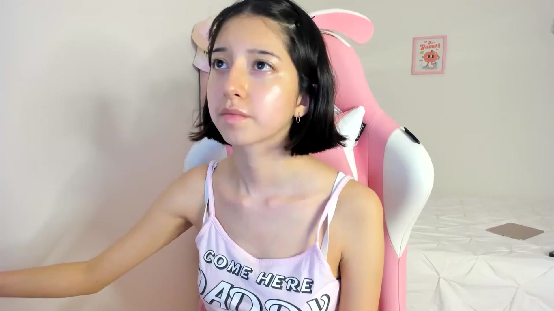 Gallery image thumbnail from Cherrycute666's myfreecams stream on, 05/31/2024, 02:22 image 10 of 20