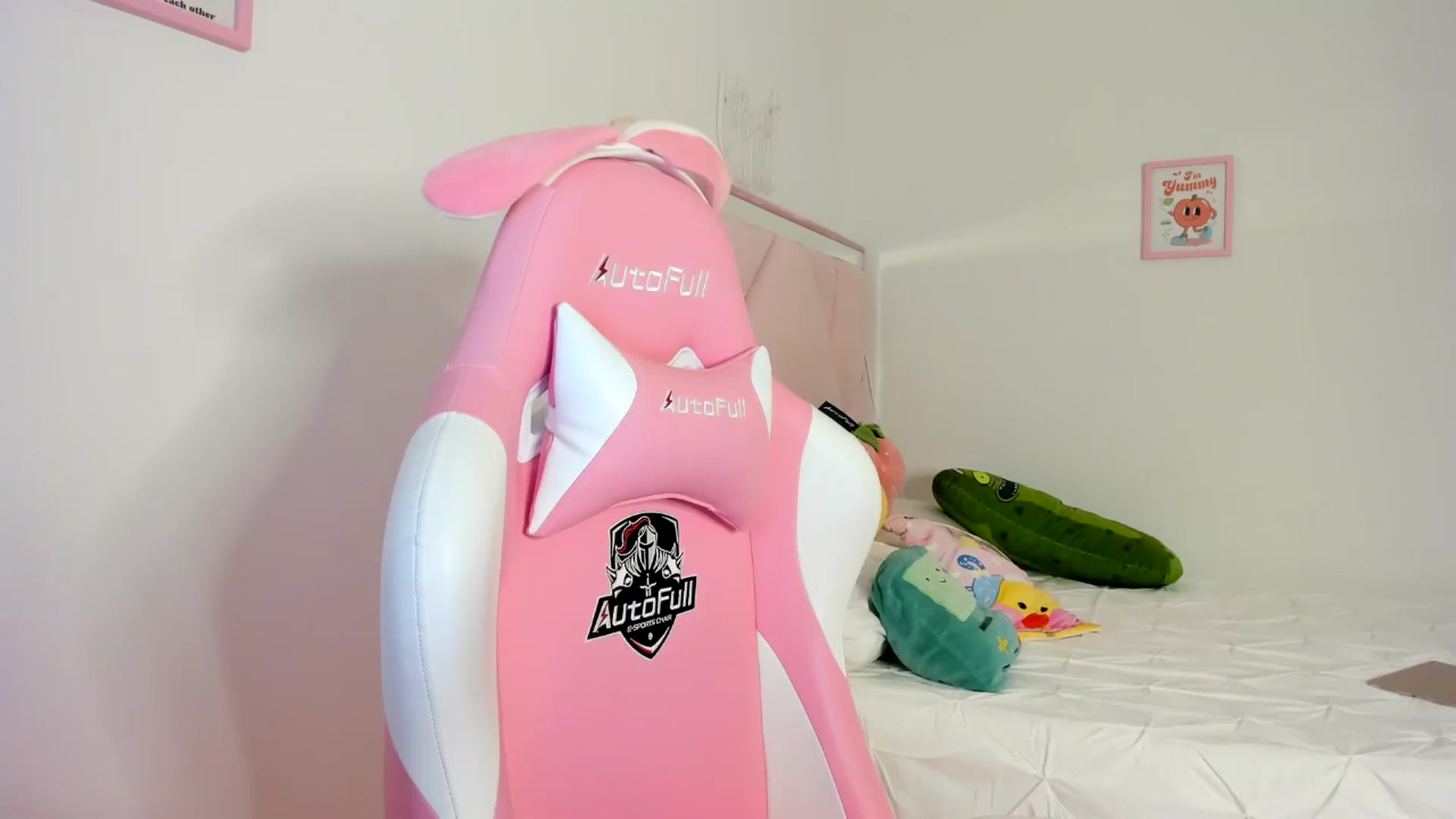 Gallery image thumbnail from Cherrycute666's myfreecams stream on, 05/31/2024, 03:27 image 17 of 20