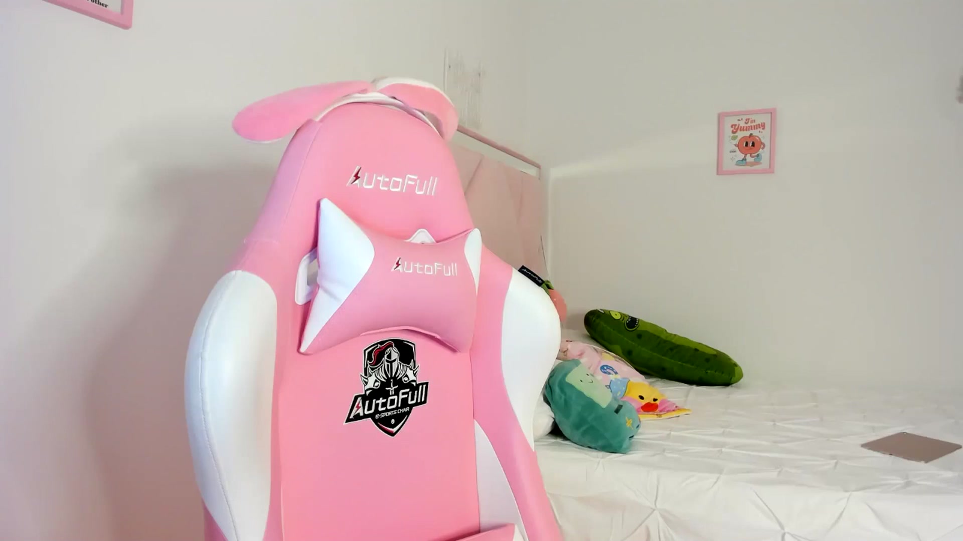 Gallery image thumbnail from Cherrycute666's myfreecams stream on, 05/31/2024, 03:27 image 9 of 20