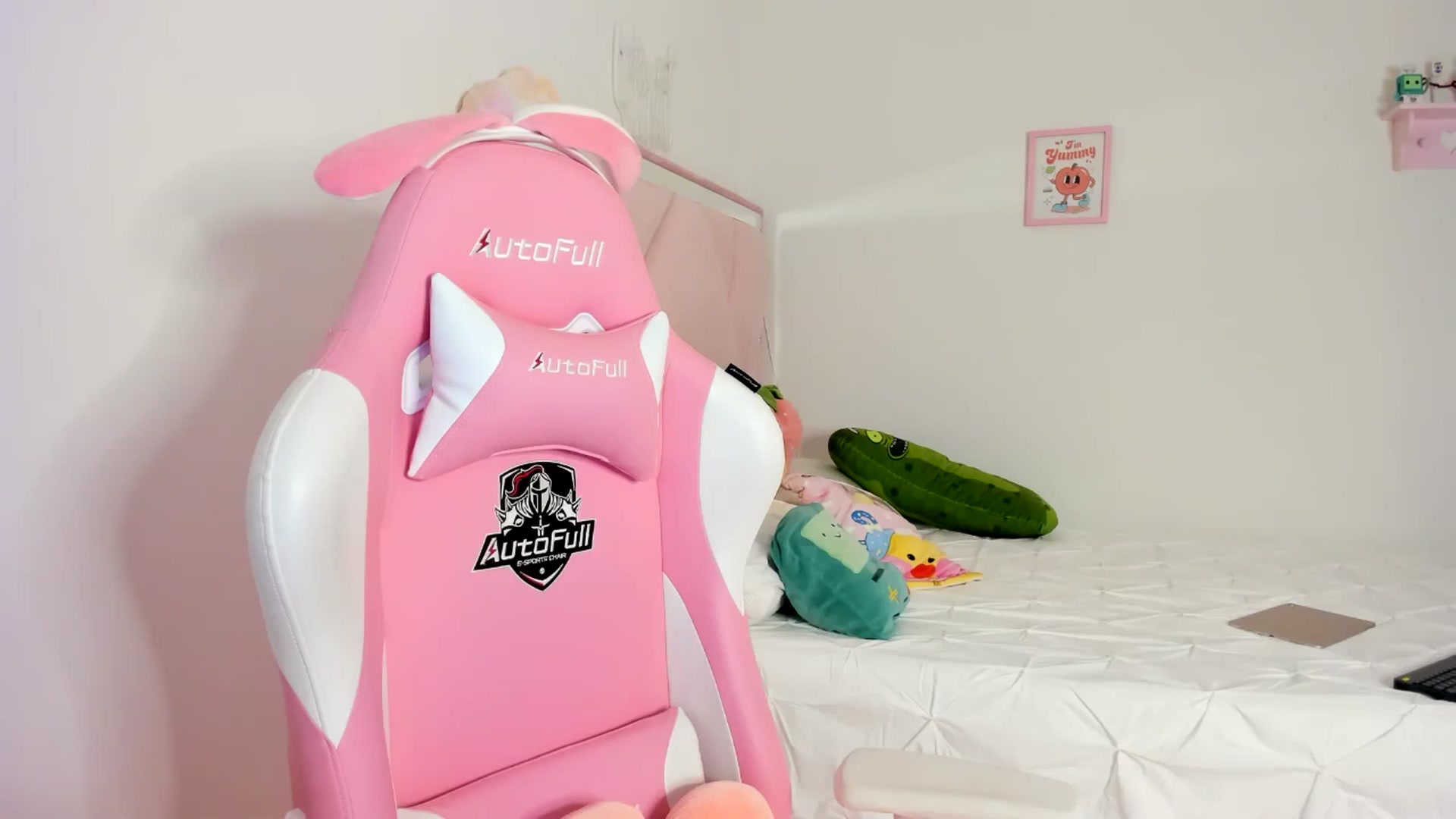 Gallery image thumbnail from Cherrycute666's myfreecams stream on, 05/31/2024, 07:06 image 2 of 20