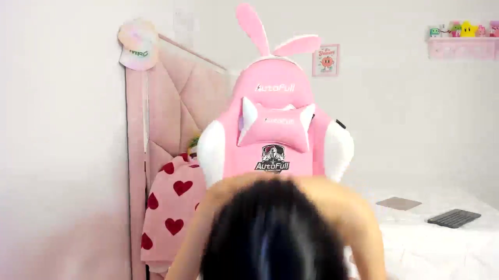 Gallery image thumbnail from Cherrycute666's myfreecams stream on, 05/31/2024, 07:06 image 18 of 20