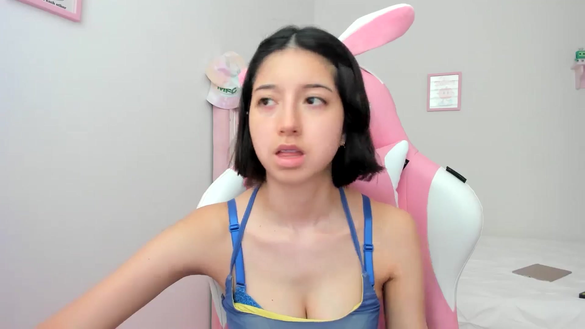 Gallery image thumbnail from Cherrycute666's myfreecams stream on, 05/31/2024, 23:44 image 8 of 20