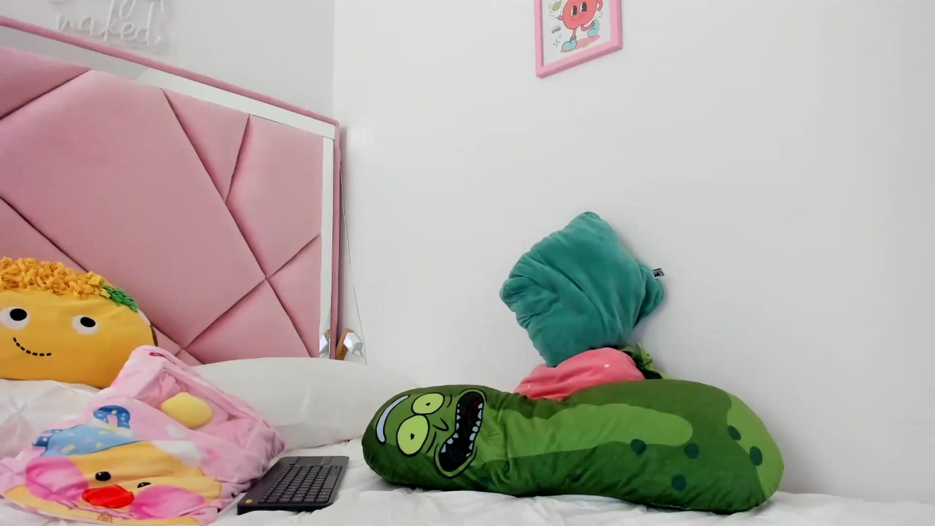 Gallery image thumbnail from Cherrycute666's myfreecams stream on, 06/01/2024, 24:06 image 4 of 20