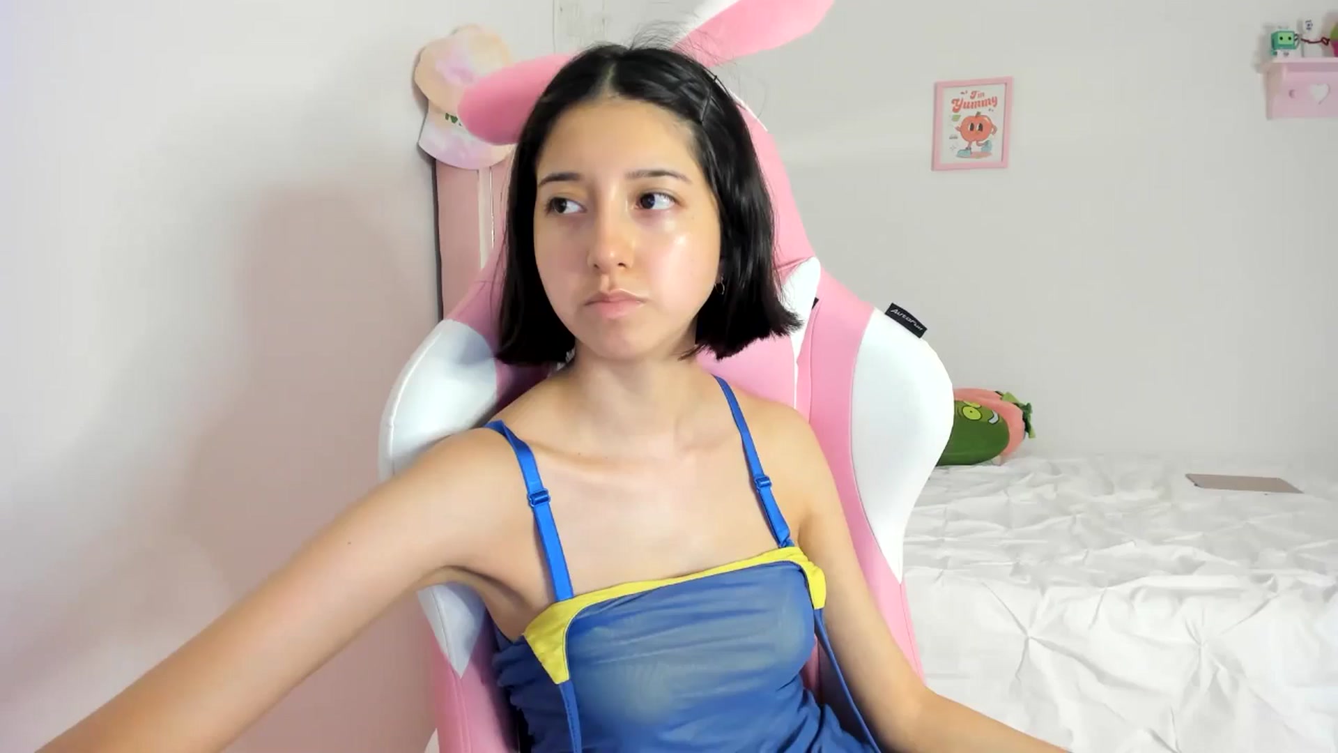 Gallery image thumbnail from Cherrycute666's myfreecams stream on, 06/01/2024, 02:38 image 12 of 20