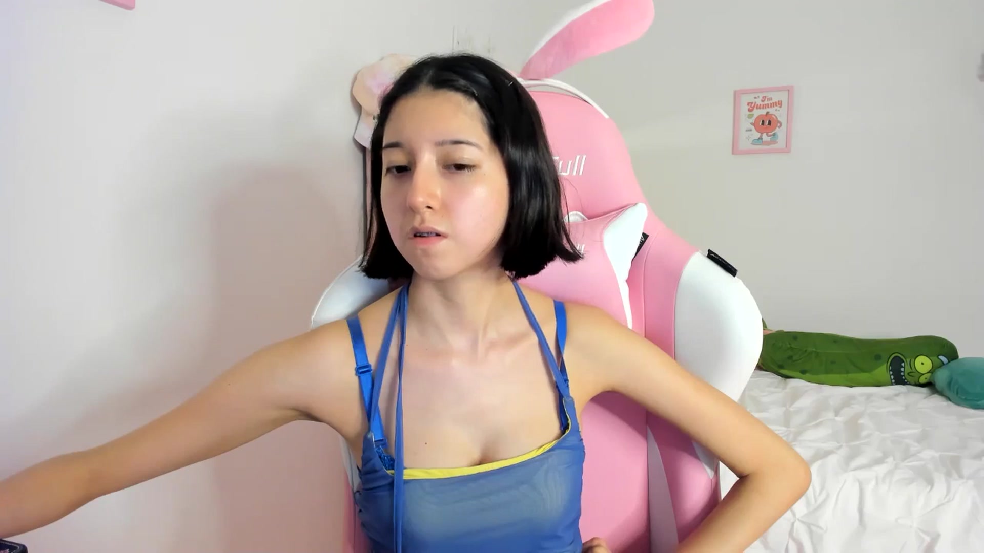 Gallery image thumbnail from Cherrycute666's myfreecams stream on, 06/01/2024, 12:24 image 12 of 20