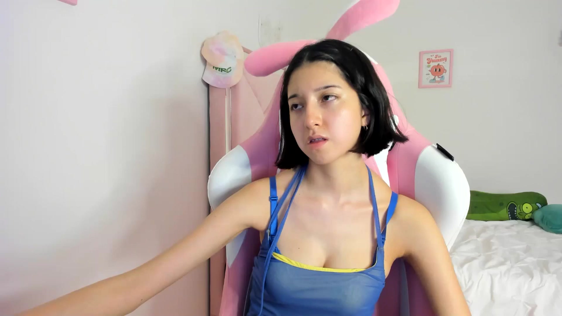 Gallery image thumbnail from Cherrycute666's myfreecams stream on, 06/01/2024, 12:24 image 13 of 20