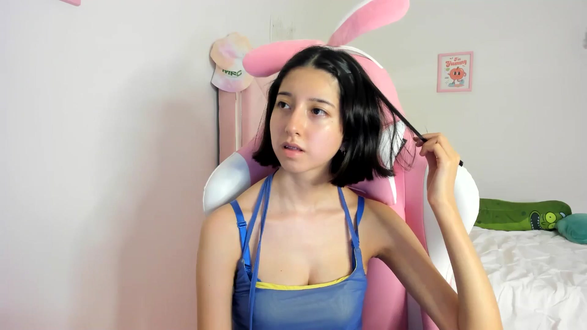 Gallery image thumbnail from Cherrycute666's myfreecams stream on, 06/01/2024, 12:24 image 10 of 20