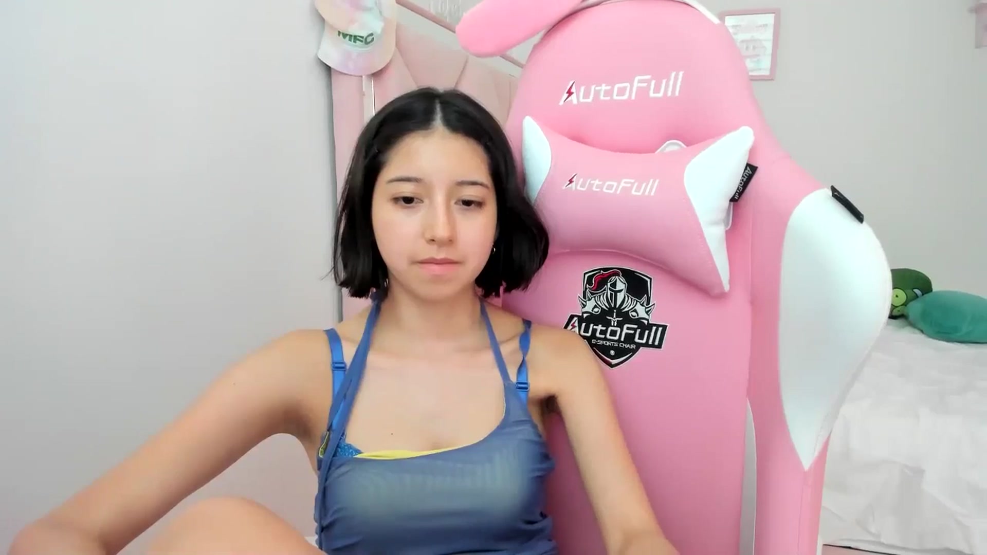 Gallery image thumbnail from Cherrycute666's myfreecams stream on, 06/01/2024, 14:08 image 15 of 20