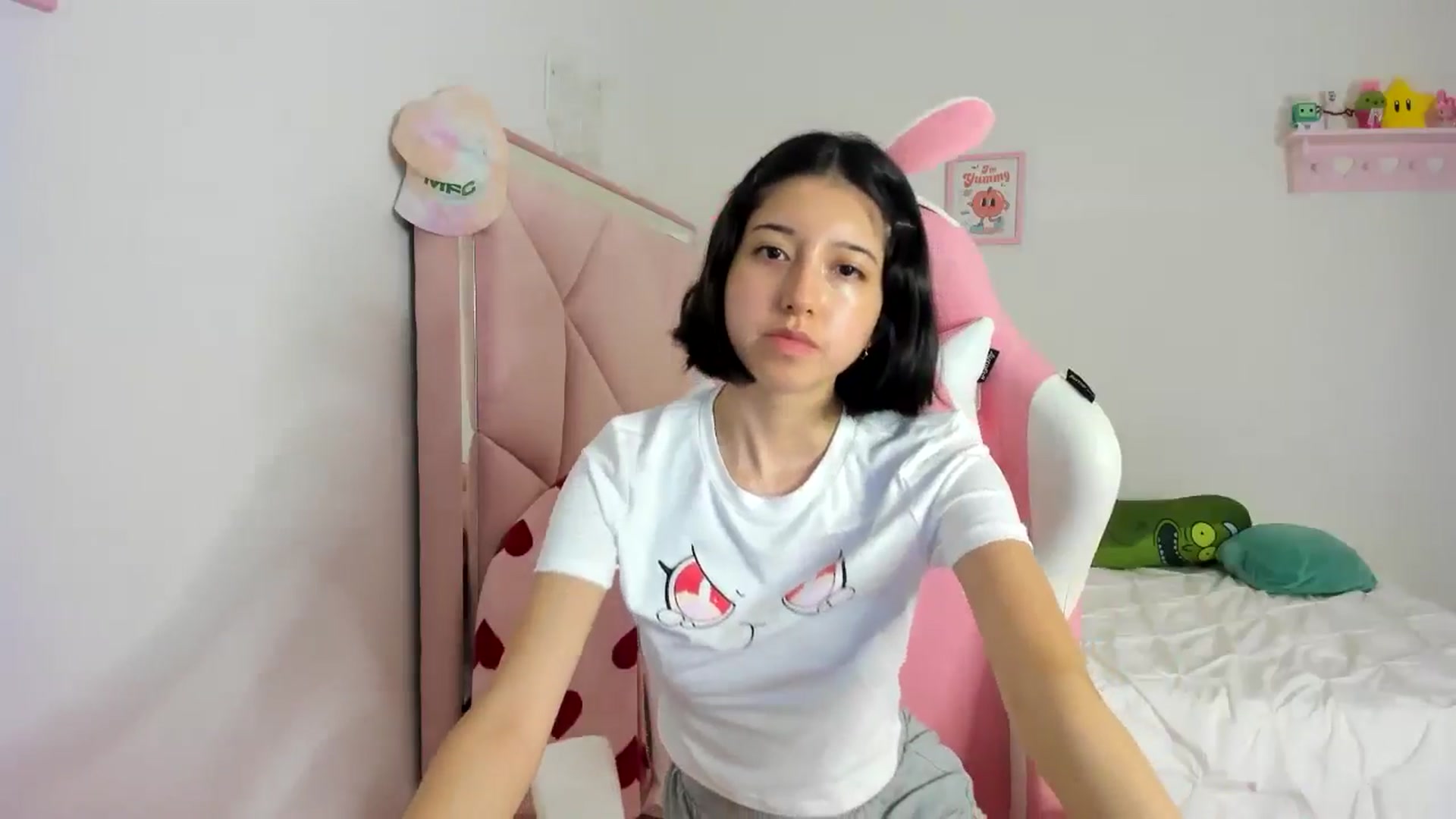 Gallery image thumbnail from Cherrycute666's myfreecams stream on, 06/02/2024, 02:15 image 19 of 20