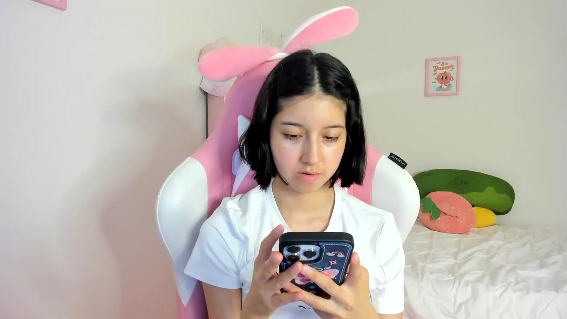 Gallery image thumbnail from Cherrycute666's myfreecams stream on, 06/02/2024, 07:51 image 14 of 20