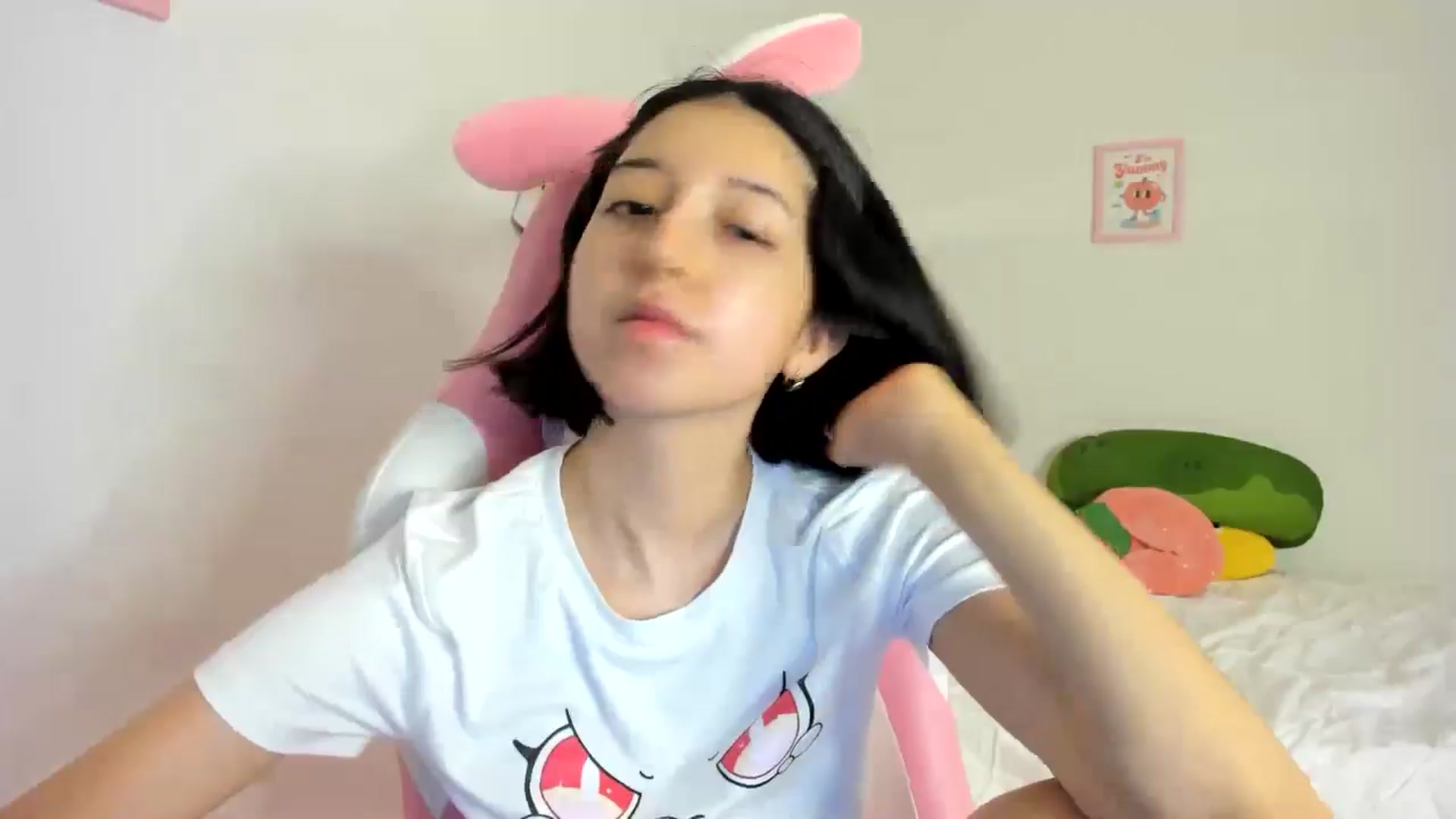 Gallery image thumbnail from Cherrycute666's myfreecams stream on, 06/02/2024, 07:51 image 10 of 20