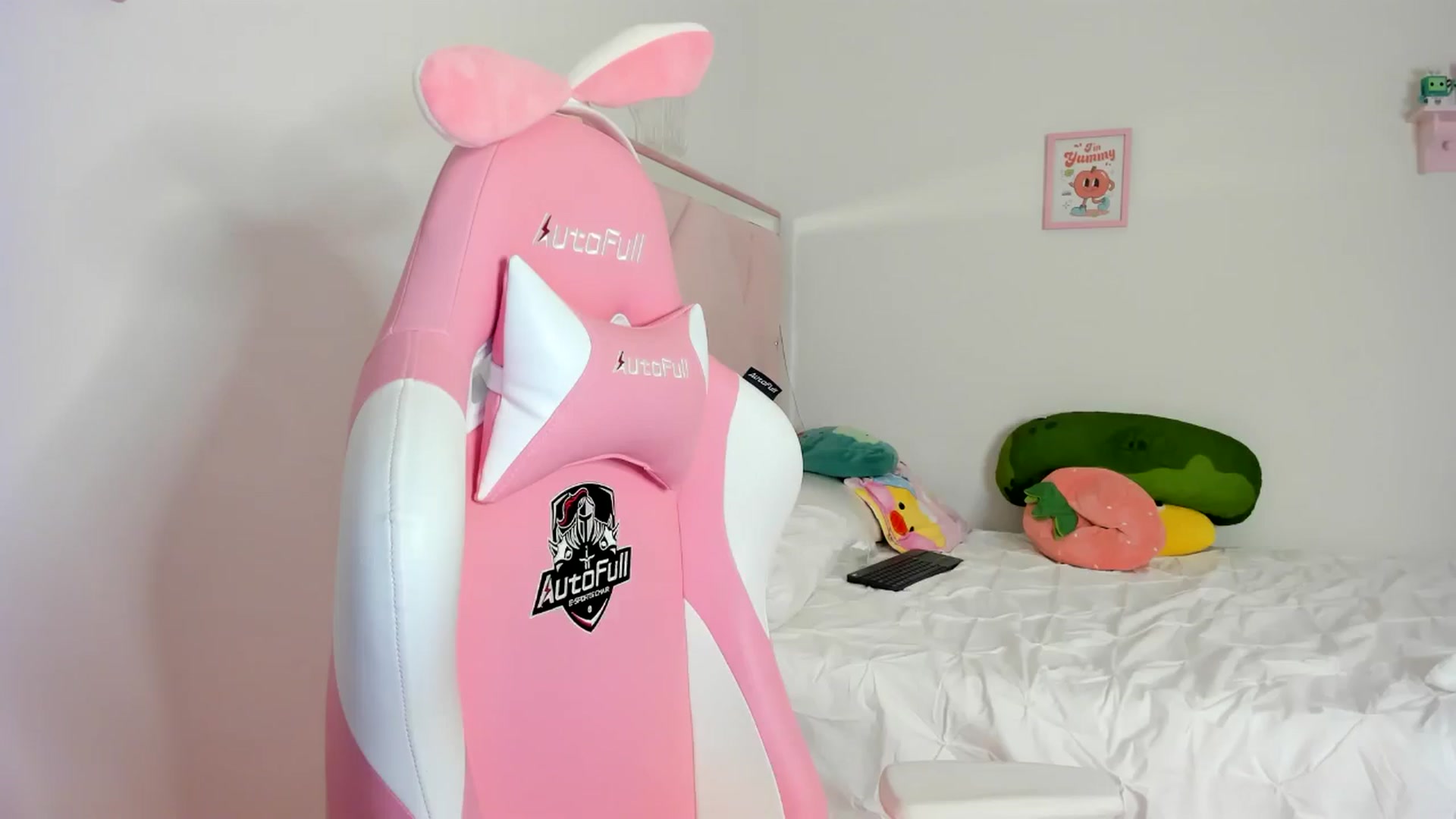 Gallery image thumbnail from Cherrycute666's myfreecams stream on, 06/02/2024, 07:51 image 6 of 20