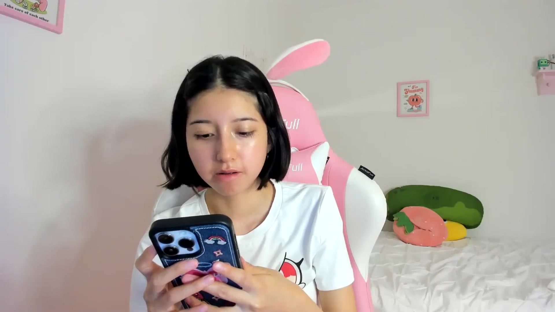 Gallery image thumbnail from Cherrycute666's myfreecams stream on, 06/02/2024, 07:51 image 4 of 20
