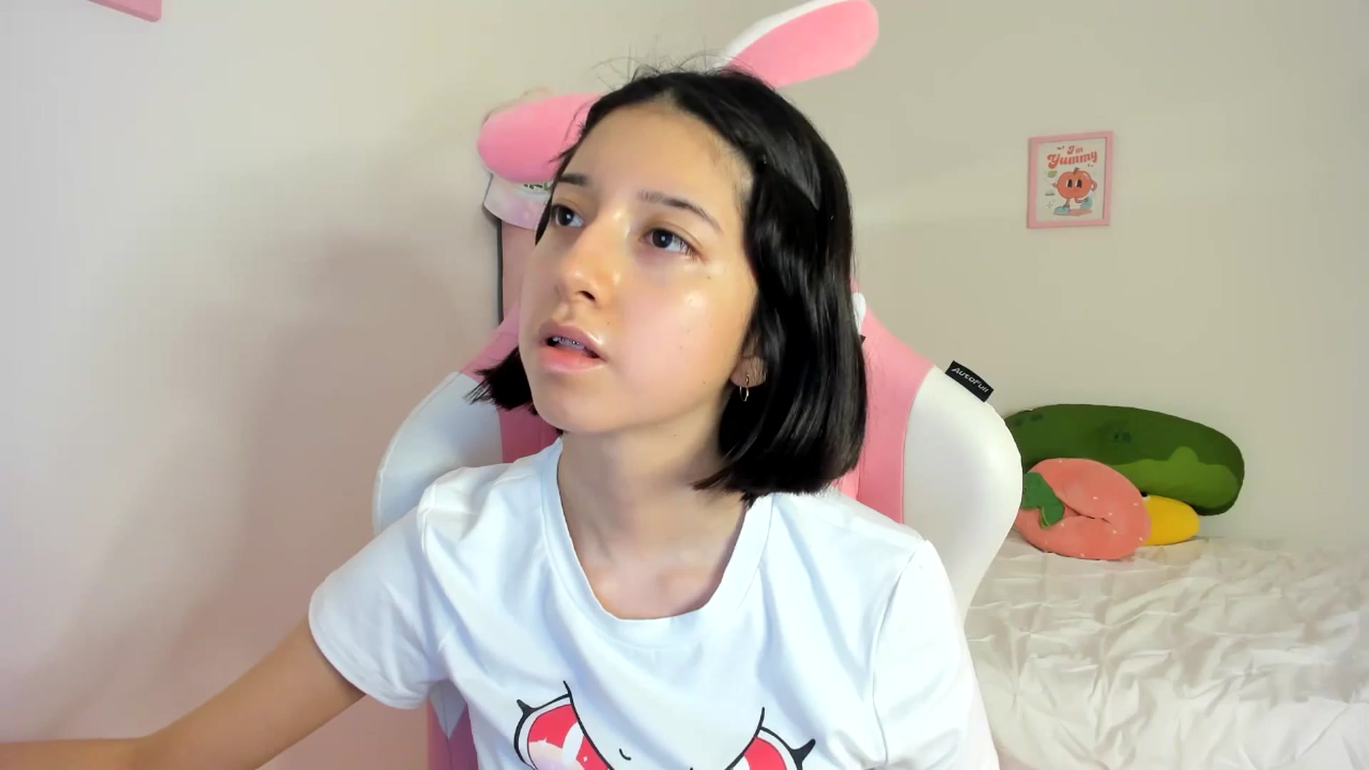 Gallery image thumbnail from Cherrycute666's myfreecams stream on, 06/02/2024, 07:51 image 13 of 20