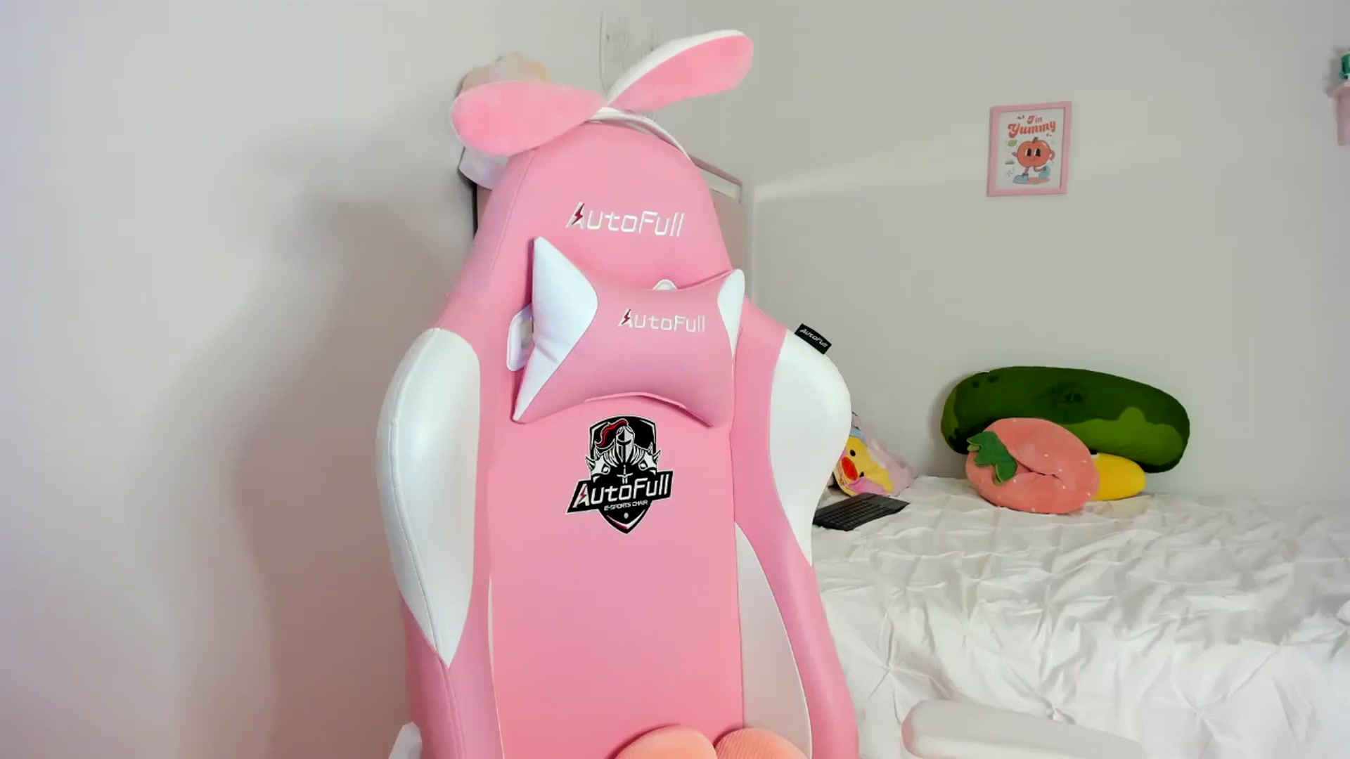 Gallery image thumbnail from Cherrycute666's myfreecams stream on, 06/02/2024, 07:51 image 2 of 20