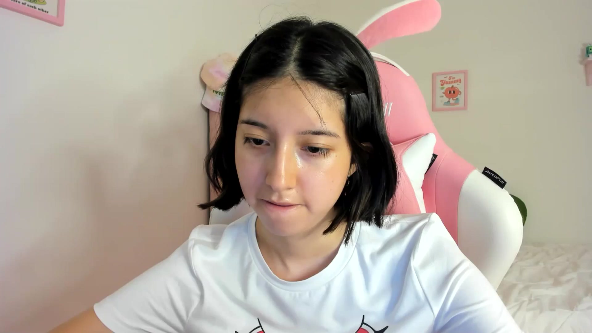Gallery image thumbnail from Cherrycute666's myfreecams stream on, 06/02/2024, 08:22 image 3 of 20