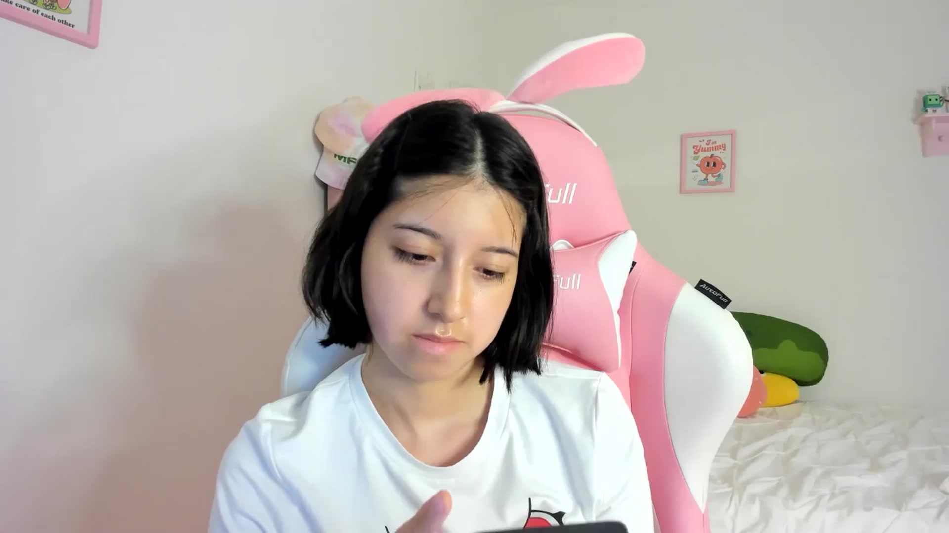 Gallery image thumbnail from Cherrycute666's myfreecams stream on, 06/02/2024, 08:22 image 8 of 20