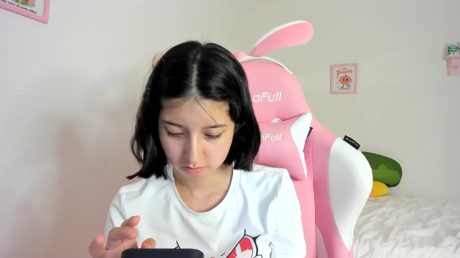 Gallery image thumbnail from Cherrycute666's myfreecams stream on, 06/02/2024, 08:22 image 11 of 20
