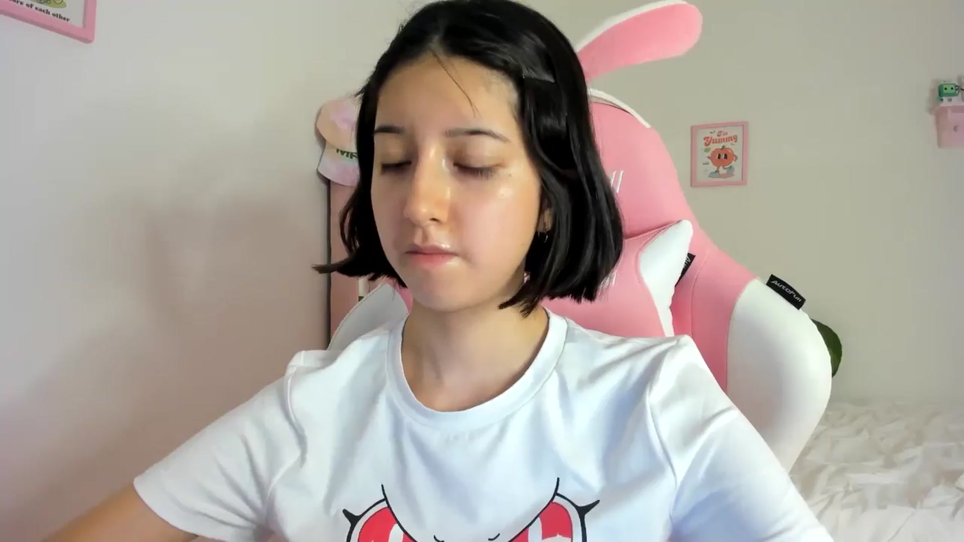 Gallery image thumbnail from Cherrycute666's myfreecams stream on, 06/02/2024, 08:22 image 5 of 20