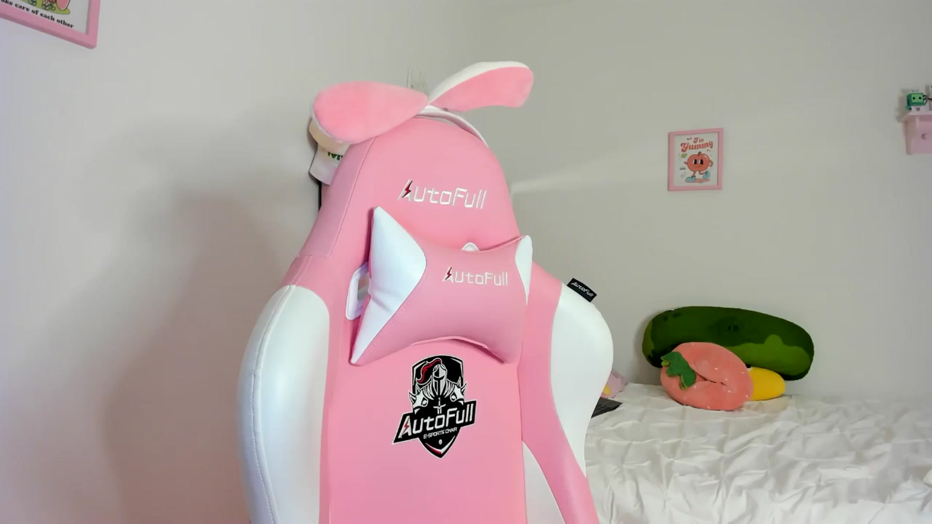 Gallery image thumbnail from Cherrycute666's myfreecams stream on, 06/02/2024, 08:22 image 16 of 20