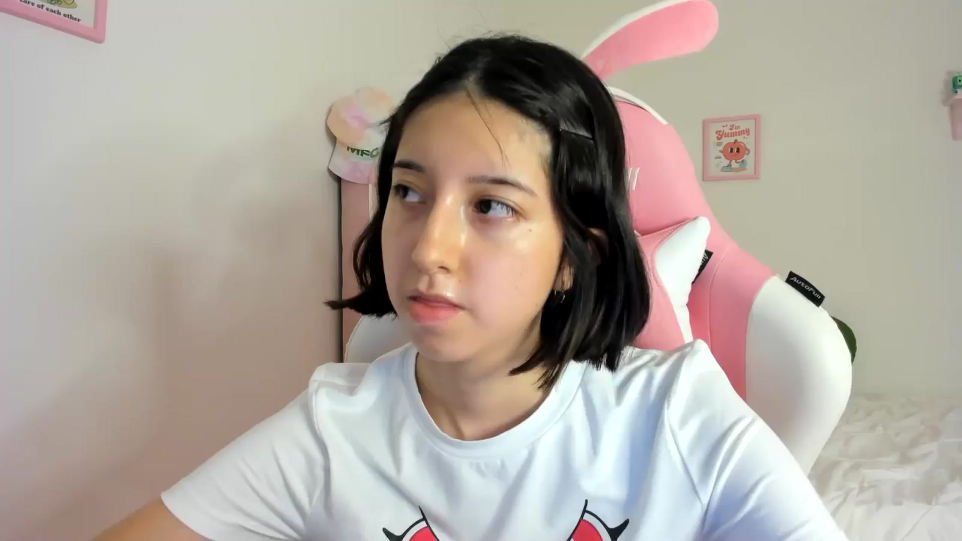 Gallery image thumbnail from Cherrycute666's myfreecams stream on, 06/02/2024, 08:22 image 1 of 20