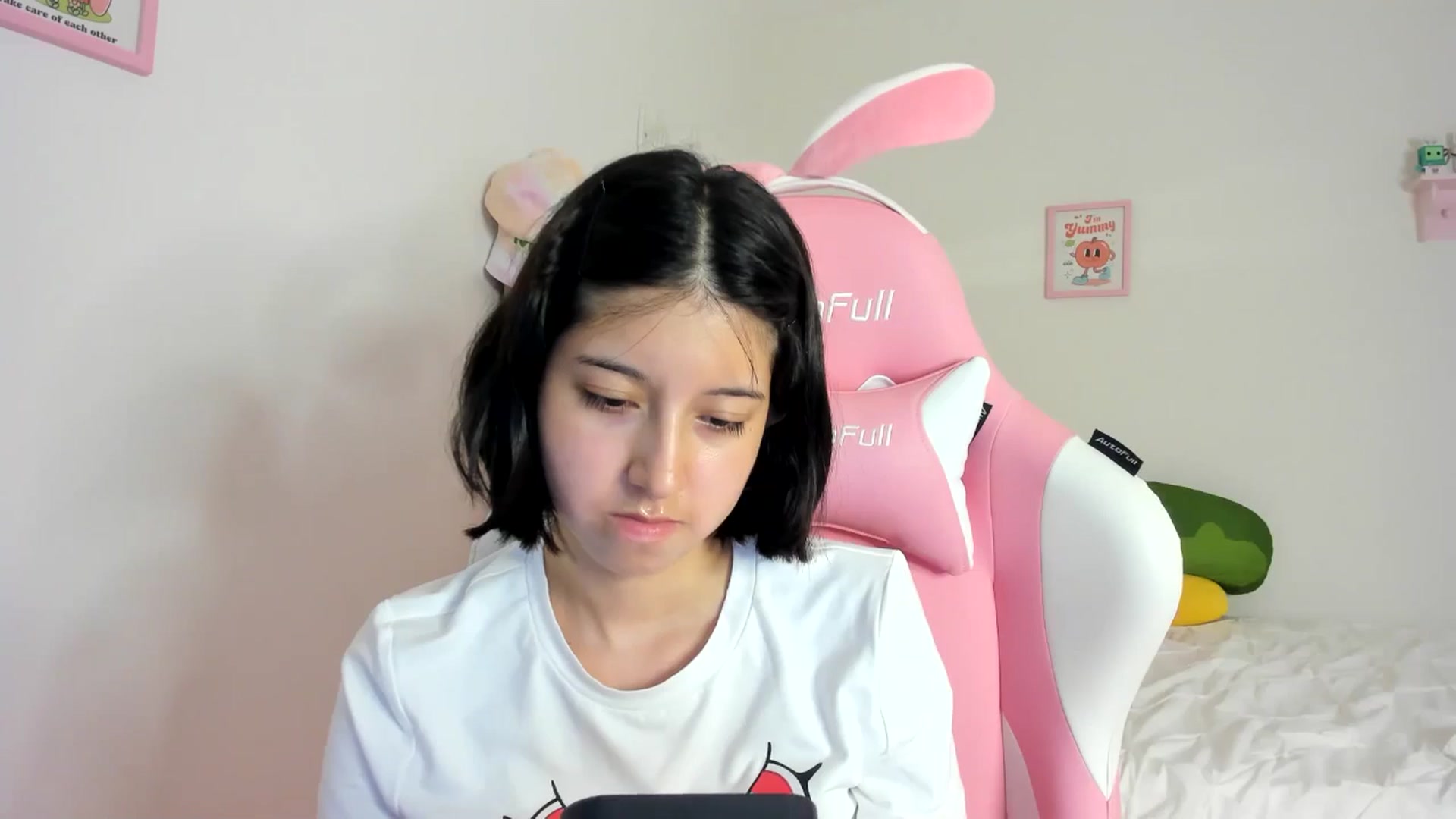 Gallery image thumbnail from Cherrycute666's myfreecams stream on, 06/02/2024, 08:22 image 13 of 20