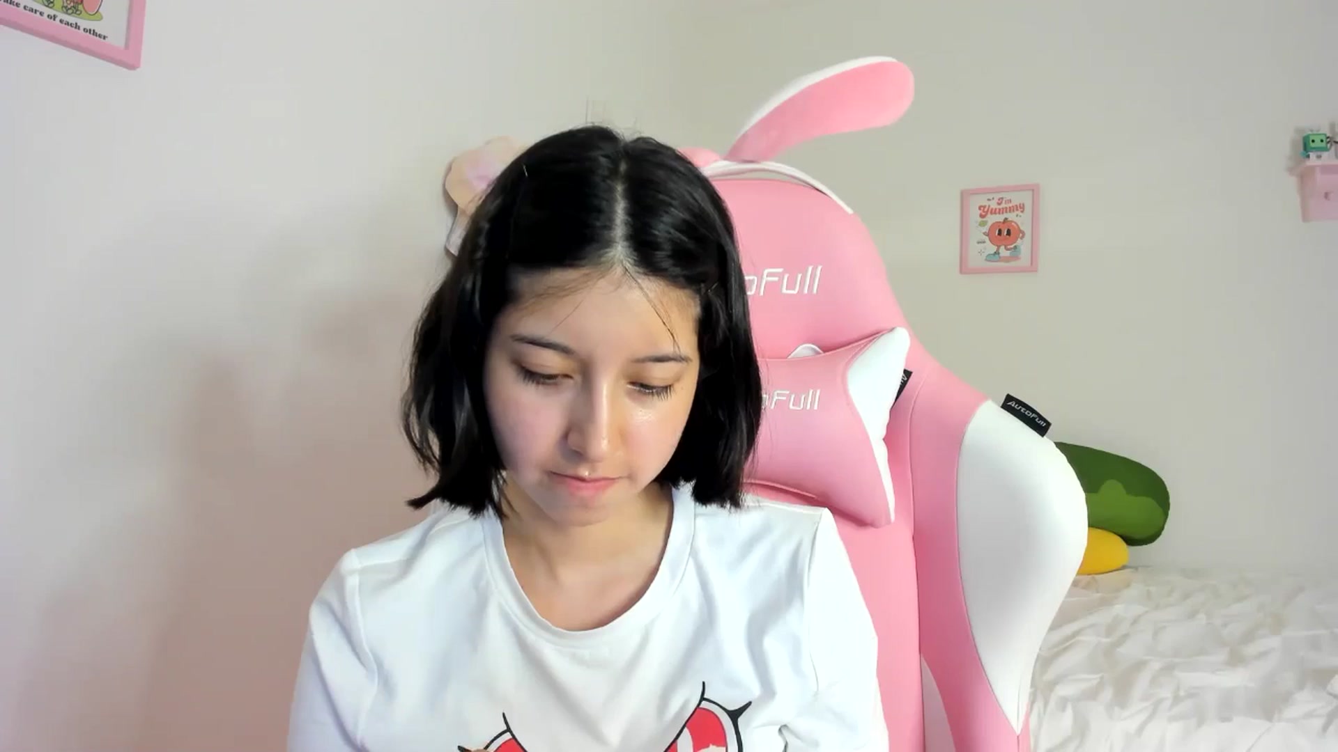 Gallery image thumbnail from Cherrycute666's myfreecams stream on, 06/02/2024, 08:22 image 14 of 20
