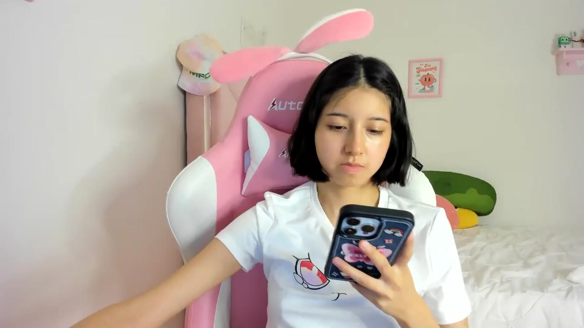 Gallery image thumbnail from Cherrycute666's myfreecams stream on, 06/02/2024, 11:30 image 1 of 20