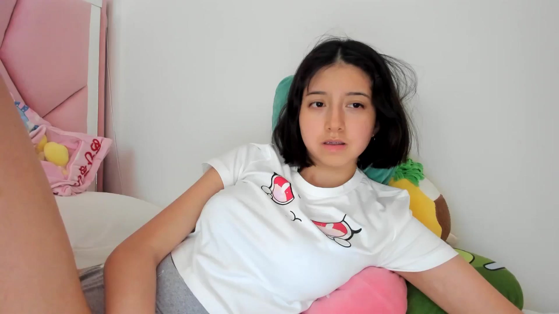 Gallery image thumbnail from Cherrycute666's myfreecams stream on, 06/02/2024, 16:11 image 7 of 20