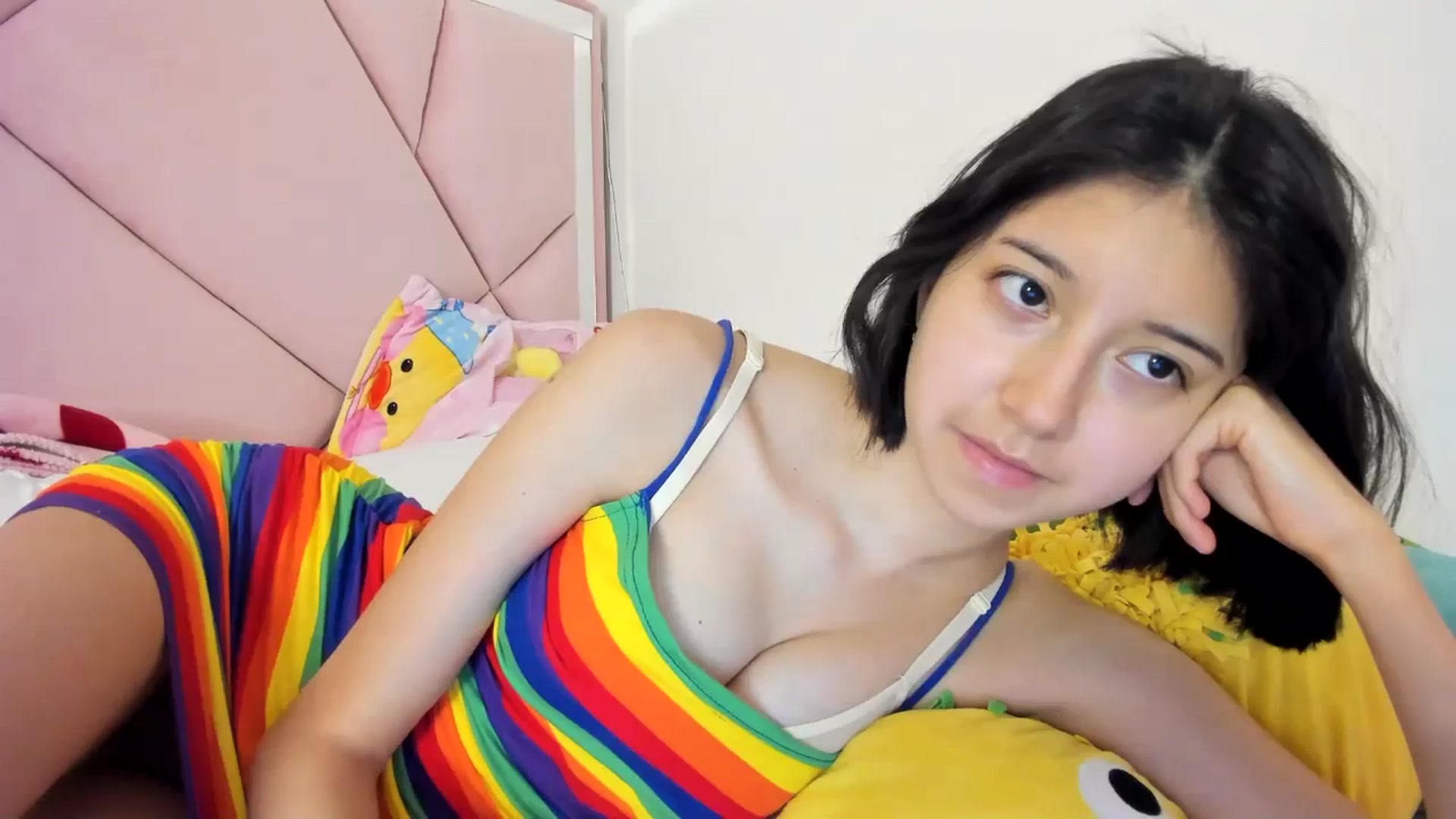 Gallery image thumbnail from Cherrycute666's myfreecams stream on, 06/03/2024, 03:01 image 7 of 20