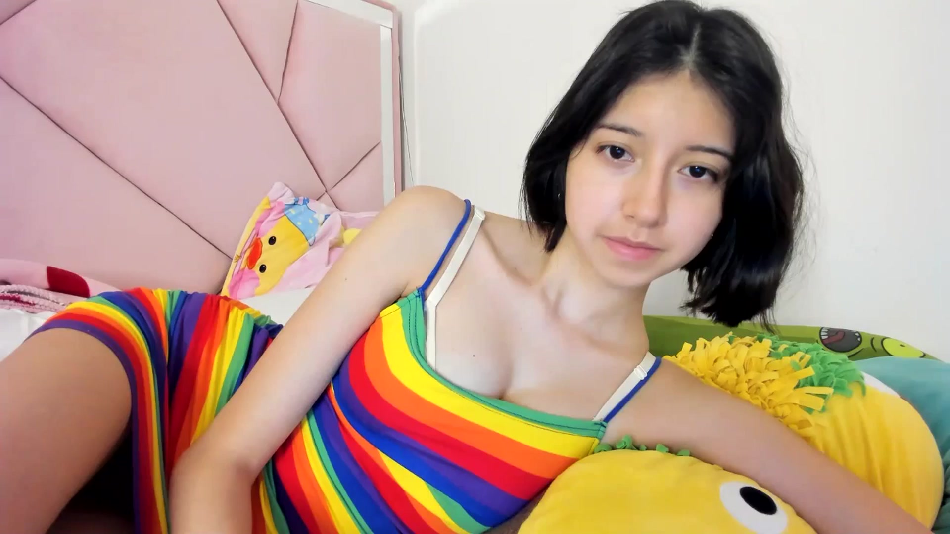 Gallery image thumbnail from Cherrycute666's myfreecams stream on, 06/03/2024, 03:01 image 1 of 20