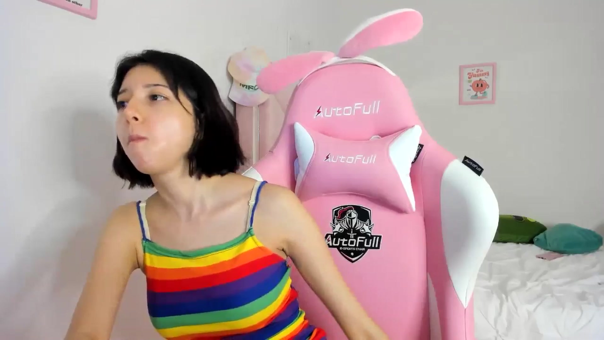 Gallery image thumbnail from Cherrycute666's myfreecams stream on, 06/03/2024, 07:42 image 10 of 20