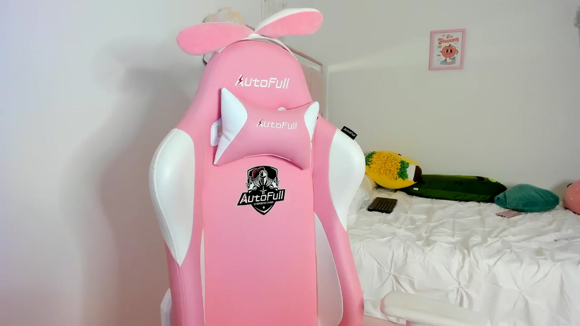 Gallery image thumbnail from Cherrycute666's myfreecams stream on, 06/03/2024, 07:42 image 6 of 20
