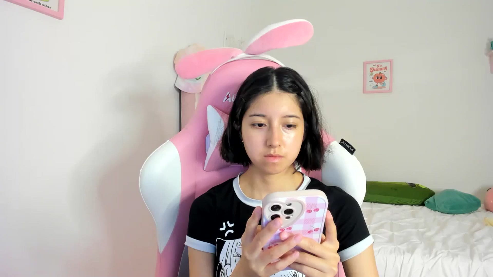 Gallery image thumbnail from Cherrycute666's myfreecams stream on, 06/03/2024, 08:21 image 2 of 20