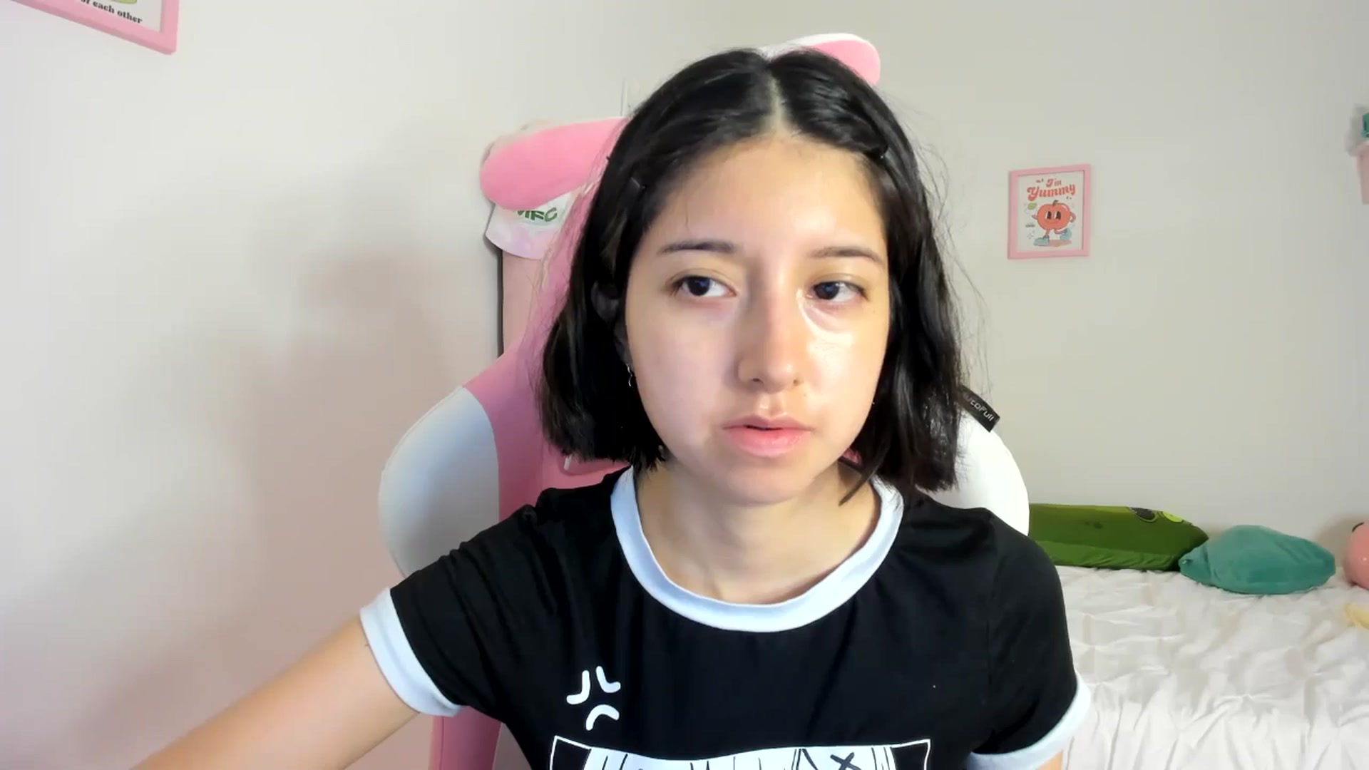 Gallery image thumbnail from Cherrycute666's myfreecams stream on, 06/03/2024, 08:21 image 3 of 20