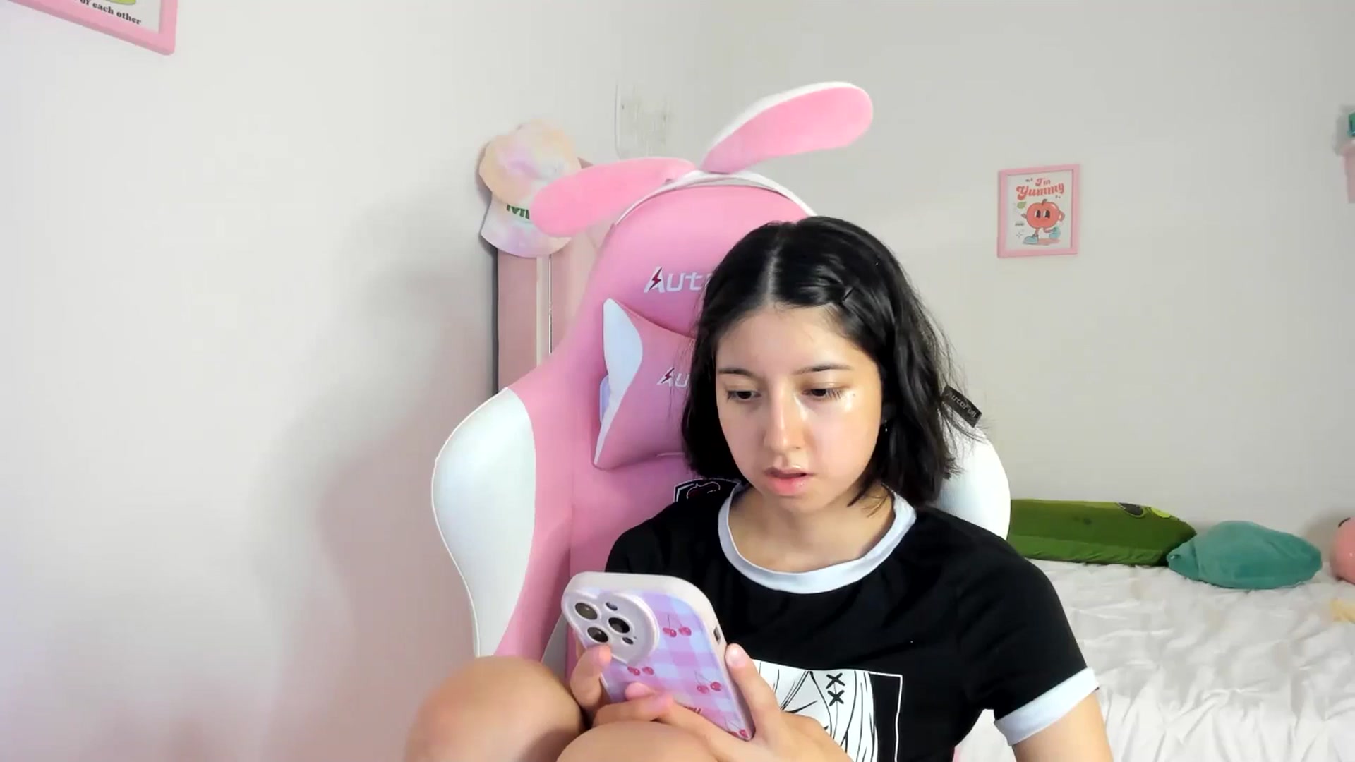 Gallery image thumbnail from Cherrycute666's myfreecams stream on, 06/03/2024, 08:21 image 5 of 20