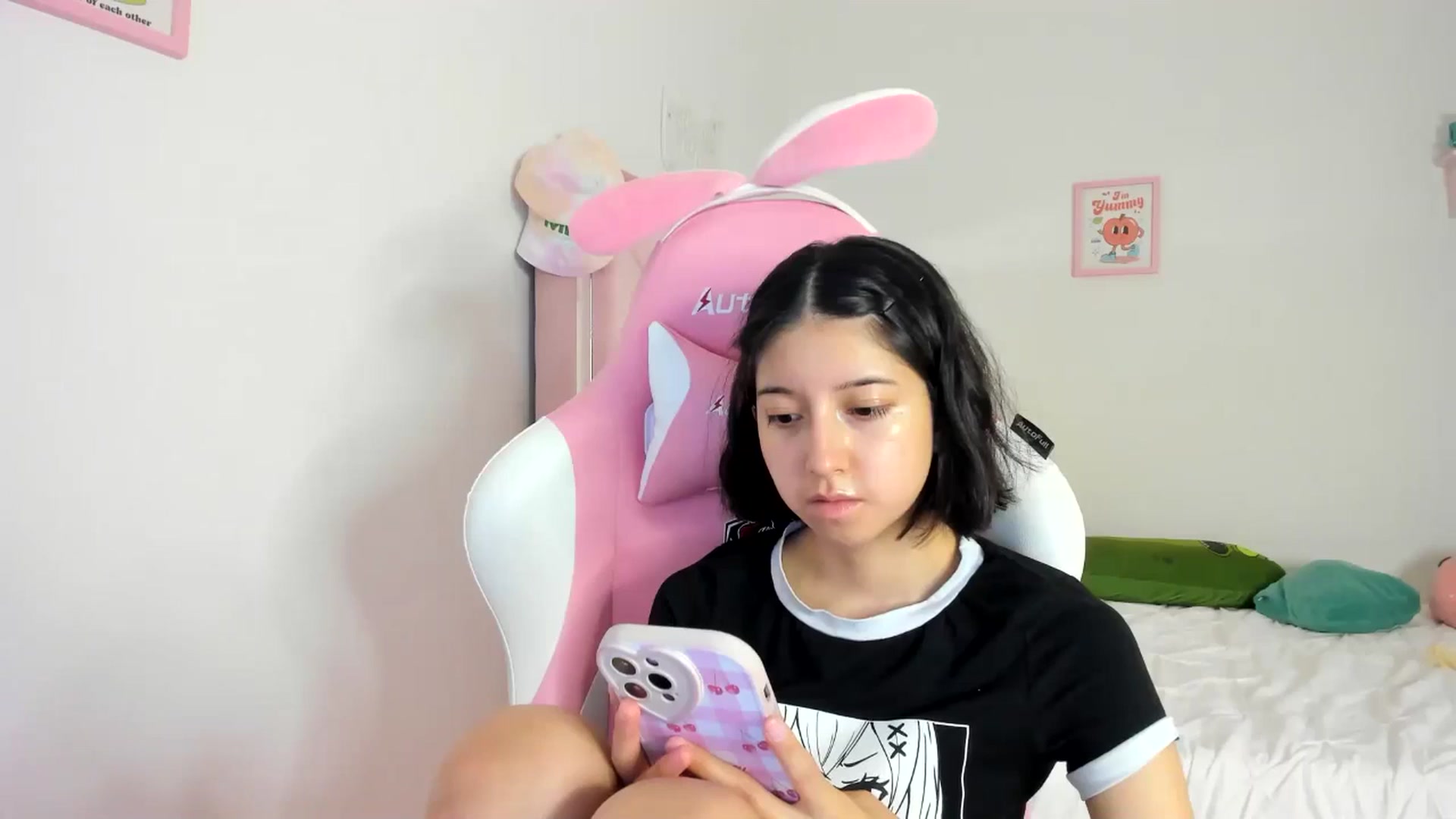 Gallery image thumbnail from Cherrycute666's myfreecams stream on, 06/03/2024, 08:21 image 6 of 20